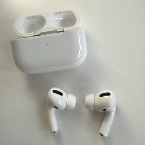 Apple AirPods Pro (1st Gen), compatible with MagSafe charging